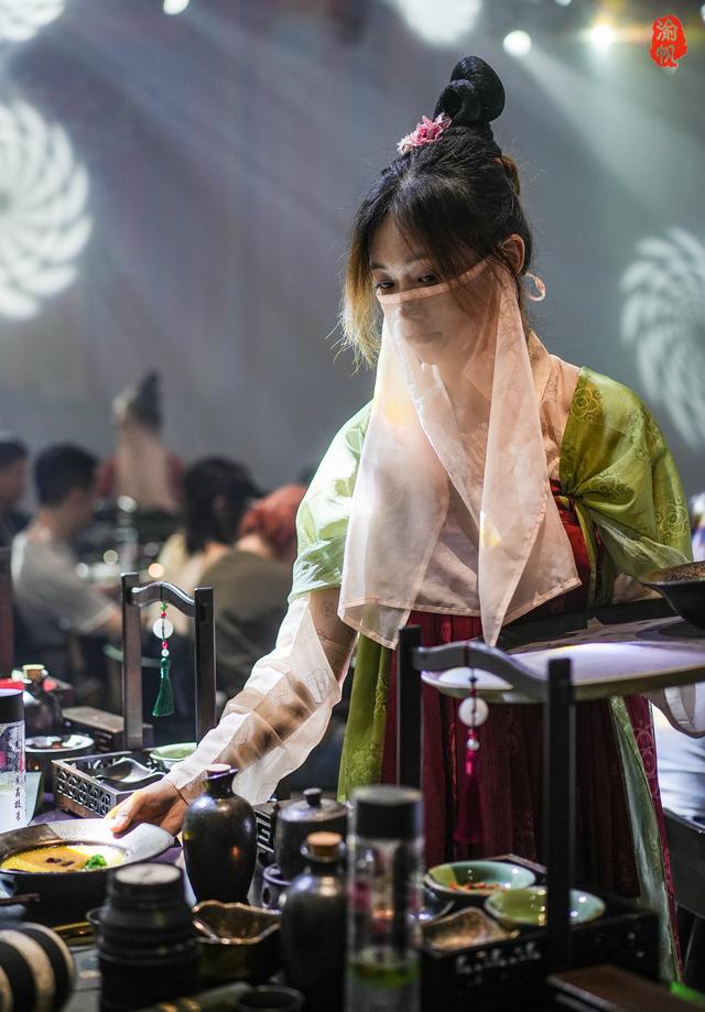 品特色美食,赏文旅盛宴,重庆礼宴巴国让人梦回巴国,震惊不已