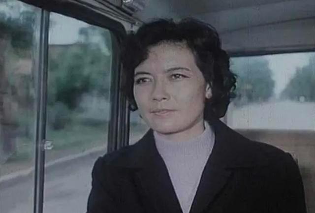 杨雅琴:八一厂花旦,《苦菜花》美丽娟子,葬礼上两任丈夫都不来