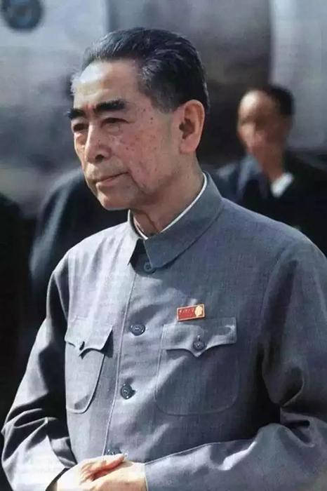 70年代,国宝九龙杯被外国人偷走,周恩来只用一招,让其失而复得