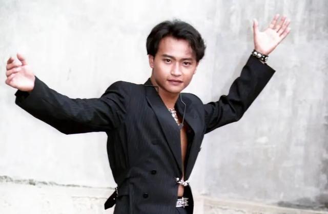 小虎队现状;陈志朋塌房、苏有朋被骗,吴奇隆或面临2次离婚!