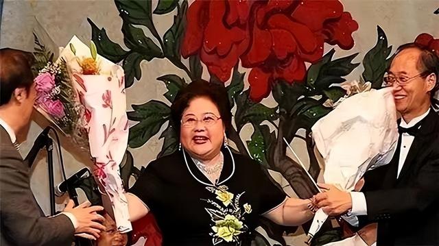 齐淑芳抛弃丈夫赴美演出不归，年老回国却说：是为了弘扬国粹。