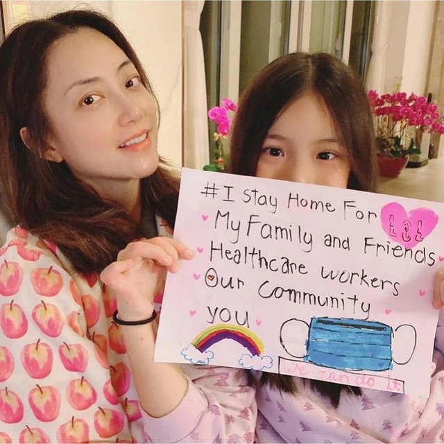 霍汶希11岁女儿罕见曝光,看到镜头即刻躲助手身后,生父至今是谜