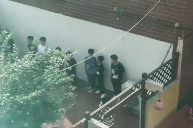 前山东台主持人开补习班,因扰民被举报,网友:该