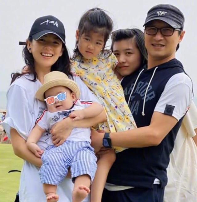 看了邱淑贞、毛阿敏、汪峰这些明星的女儿,才发现遗传是门玄学