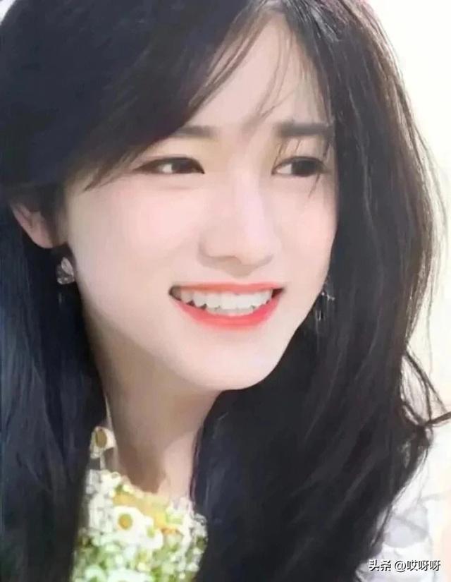 美到雌雄模糊的女装扮相,男明星的女装有谁惊艳了你