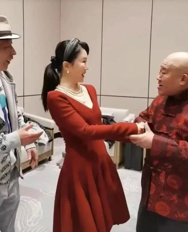 情歌唱将任静,女歌手榜样!凭实力与韦唯抛弃的付笛声住上亿豪宅