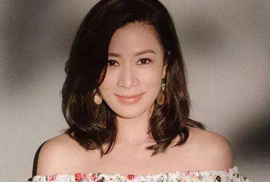 邓佩仪自曝追梦辛酸史：没钱交租穷到啃老，演7年戏至今没当女一