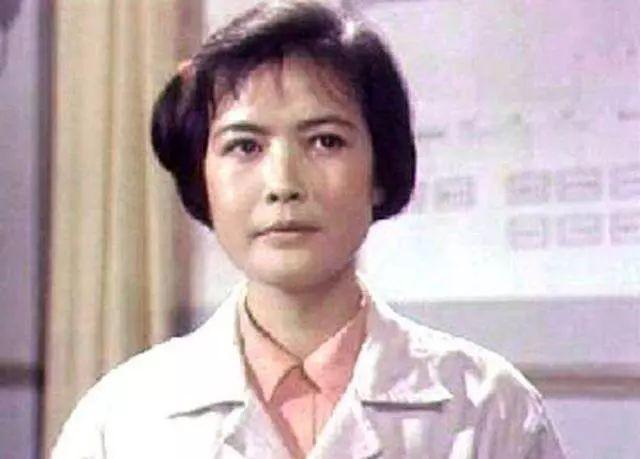 杨雅琴:八一厂花旦,《苦菜花》美丽娟子,葬礼上两任丈夫都不来