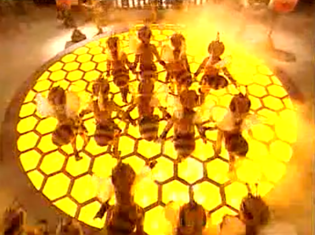 变成蜜蜂的小男孩,1999年的电视剧《蜜里逃生》