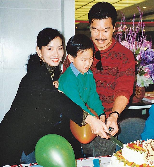 红极一时赵雅芝:带着两个儿子再婚,将丈夫当男朋友让我一生幸福