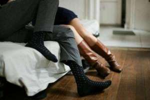 出轨被抓(结婚10年，女子抓到丈夫出轨现行情绪失控后结果被判刑)