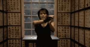 双节棍周杰伦(一首歌时间｜《双截棍》：周杰伦唱的这件冷兵器，如何从赵匡胤的马背走进好莱坞？)