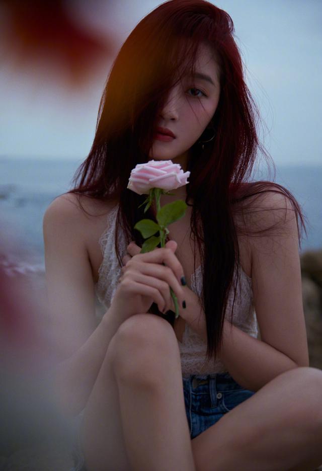 看了邱淑贞、毛阿敏、汪峰这些明星的女儿,才发现遗传是门玄学