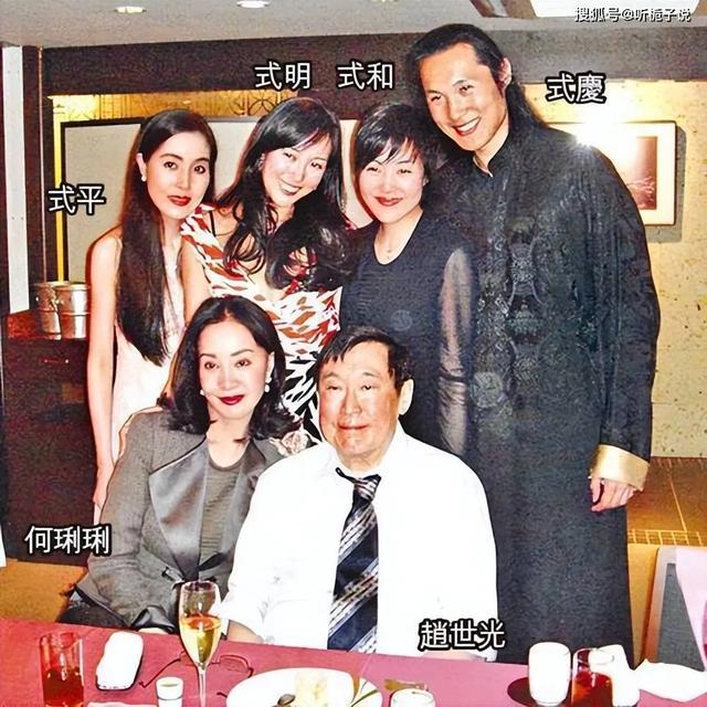 何丽丽:家族风云中的坚韧玫瑰