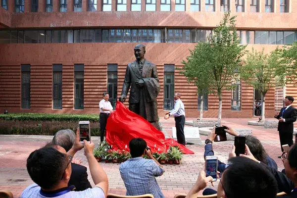 张彭春是谁?美国人为何突然要捧他?