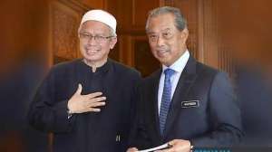 noor(马来西亚总理宣布自我隔离，曾与确诊部长一同开会)