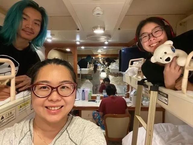 确诊数飙到136!“恐怖游轮”上的“隔离日记”:上铺就是私密空间,可乐都是惊喜
