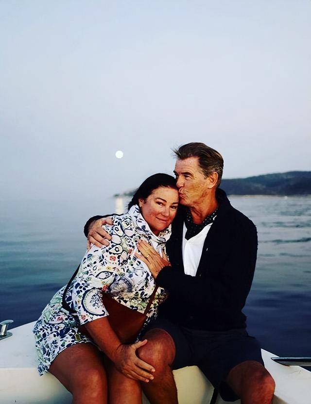 宠妻标杆“007”:结婚28年,妻子胖到260斤也不嫌弃,只爱她一人