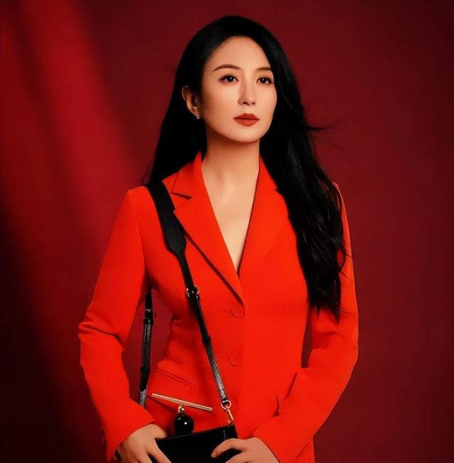 杨童舒:和老公相爱至今,我不是于和伟的老婆,老公是普通商人