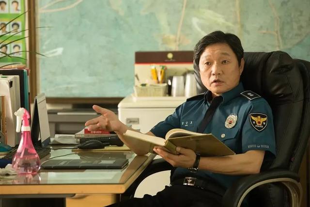 奇幻喜剧电影片《奇妙幽灵》由马东锡、金英光和李瑜瑛担任主演
