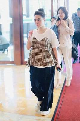 阿姣(阿姣的时光印记：从俏丽佳人到邻家大妈，情路坎坷……)