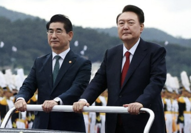 尹锡悦如释重负,金龙显的关键回答,韩国总统弹劾案或将被驳回