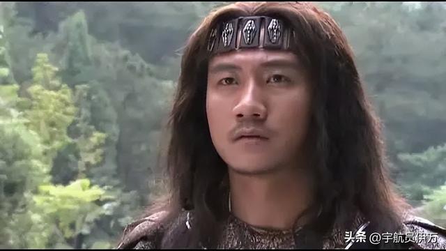 兜来转去,原来胡军的父母是他们夫妻俩!难怪能红遍大江南北