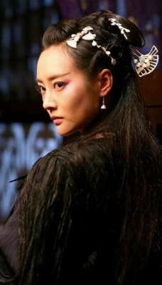 花千骨霓漫天(花千骨最先和霓漫天是好朋友的可是……霓漫天黑化了，真是意难平)