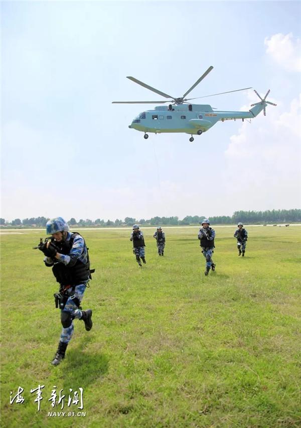 大海就是练兵场,也是我海军陆战队的战场