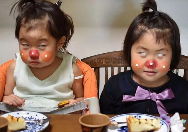 她拍下女儿最丑的照片，却意外走红，网友：绝对是亲妈