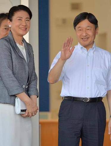 这就是夫妻相的强大,雅子妃跟德仁26年,就知道两人现在有多像