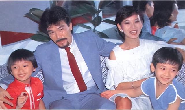 红极一时赵雅芝:带着两个儿子再婚,将丈夫当男朋友让我一生幸福