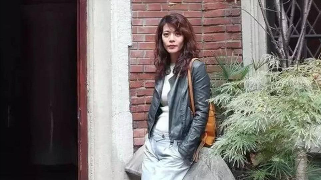 复旦美女教授陈果,从受人敬仰到跌落神坛,两字之错能被原谅吗?