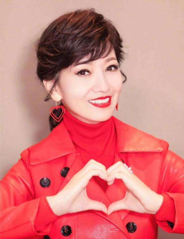 从白素贞到时尚女王,赵雅芝70岁冻龄真相