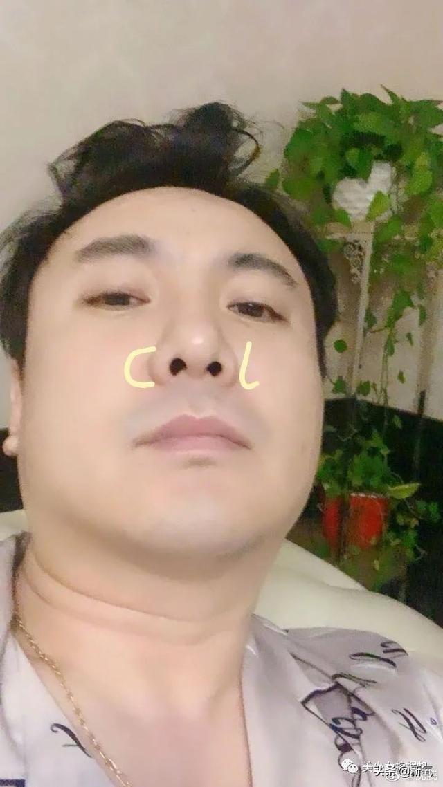 雪梨半夜在家偷笑是为何?