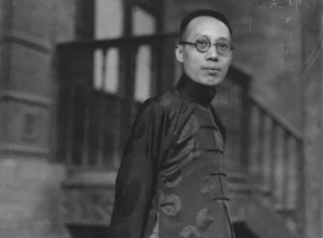 唯一儿子被保姆摔死,余叔岩无子送终,死后妻子焚烧他的珍贵遗物