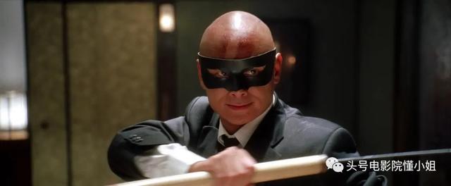 刘家辉中风10年露面,轮椅代步,败给成龙的《醉拳3》令人叹息