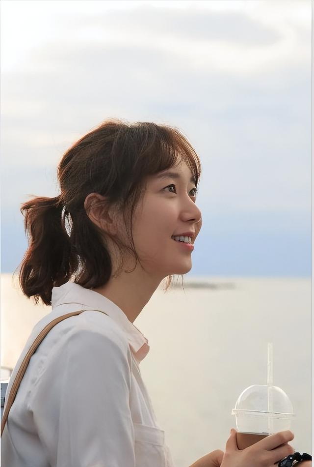 奇幻喜剧电影片《奇妙幽灵》由马东锡、金英光和李瑜瑛担任主演