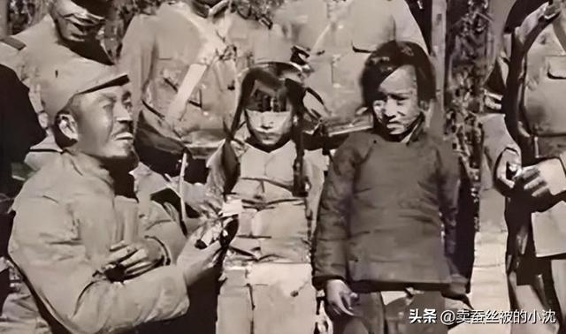 “禁止外泄”的老照片,男女混合脱衣舞俱乐部,让人眼界大开