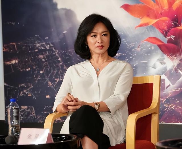刘嘉玲被绑三小时,患上严重“特殊癖好”,难怪梁朝伟和她分居
