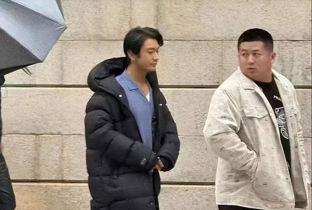 叶珂黄晓明分手后首露面,孕晚期大肚引关注