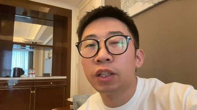 “30岁的杨迪50岁的眼睛!”网友直呼:不敢再天天做这事了