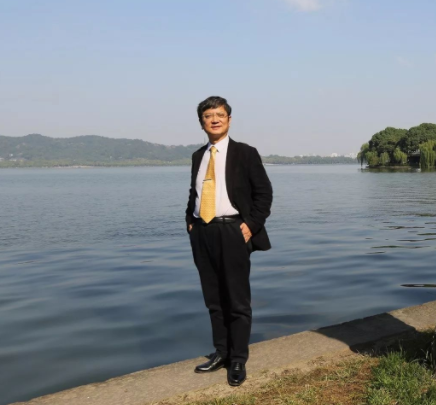 郑强:国内易中天、于丹都不如我,除了院士,我就是顶级教授