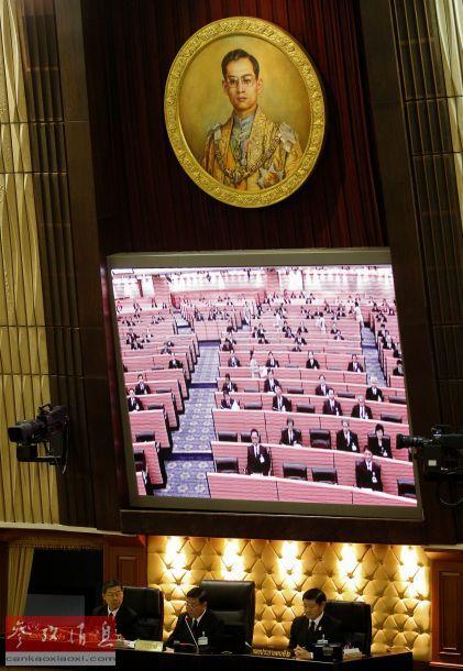 泰国立法议会:哇集拉隆功继位为新国王