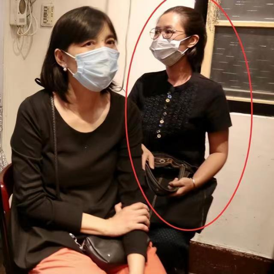 9年过去,因“爷孙恋”走红的林靖恩,已失去纯真笑容,一脸疲惫