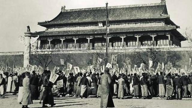 怀孕八个月的梁慧贞,处决时恳求刽子手:请打我的头,不要打肚子