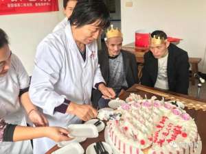 王竹梅(身边的楷模丨王竹梅：让老人开开心心度晚年)