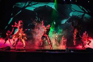 麦克尔杰克逊(迈克尔·杰克逊60岁了，全世界怎么给他过生日？)