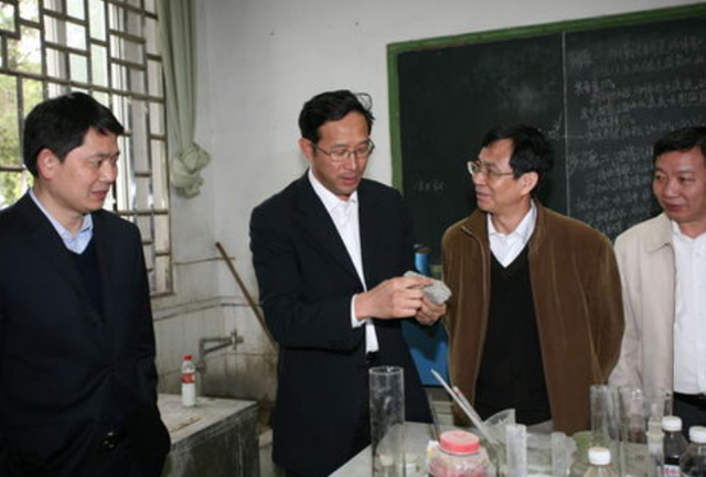 陈章良:从美学成归国,拉平板车授课,完成多个863计划项目