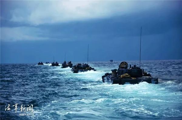 大海就是练兵场,也是我海军陆战队的战场